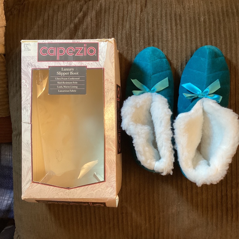 Capezio LUXURY SLIPPER BOOT Slippers Teal From 1990 Brand New